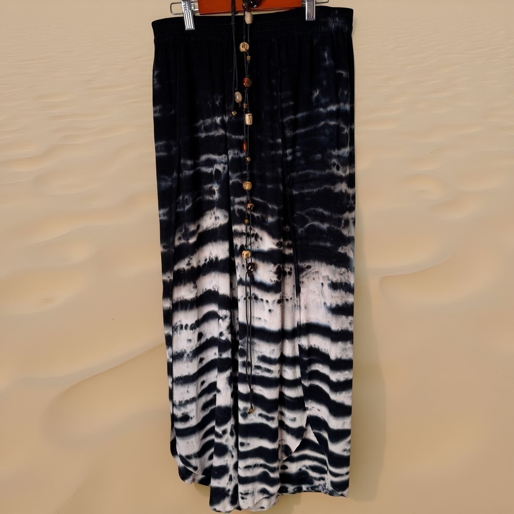 Abigail tie-dye beach wear pants are perfect for beach, festival, &resort wear. - Picture 2 of 4